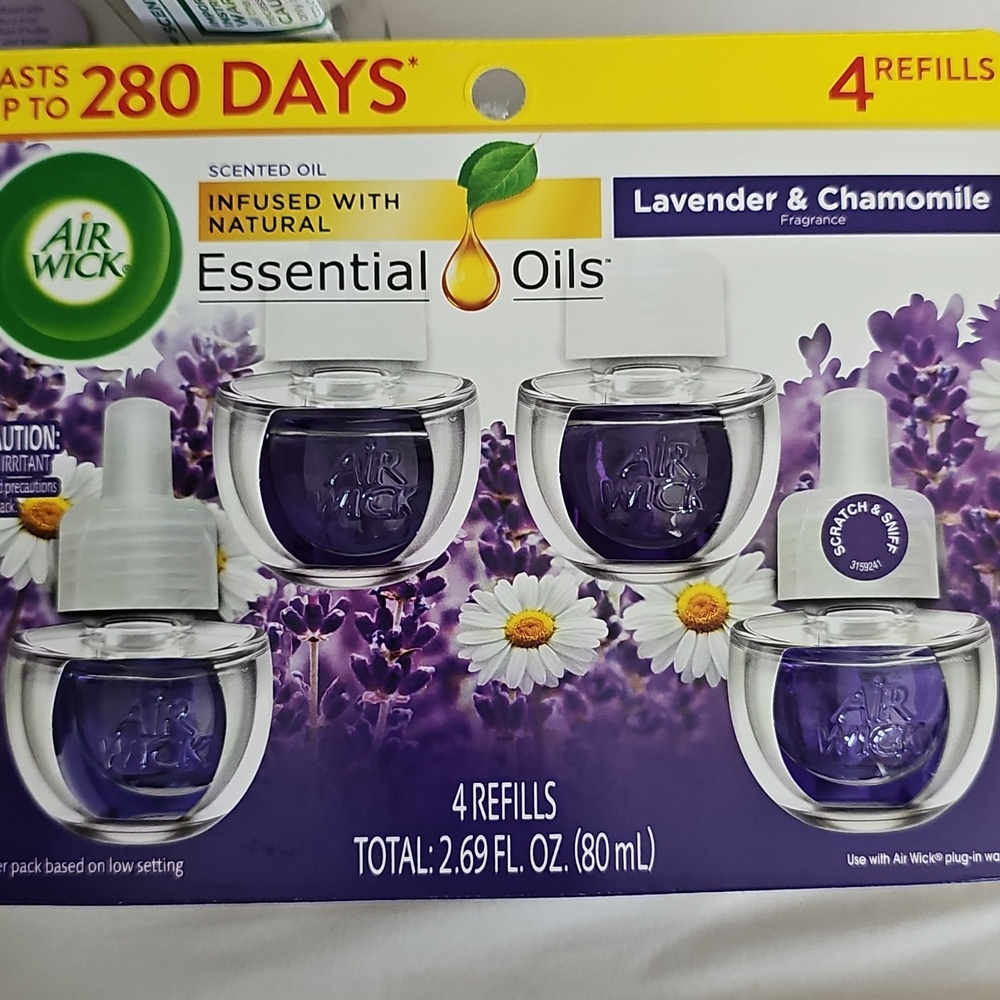 Air Wick Essential Mist Lavender & Almond Blossom Refills,  And  1 Warmer - Picture 2 of 4
